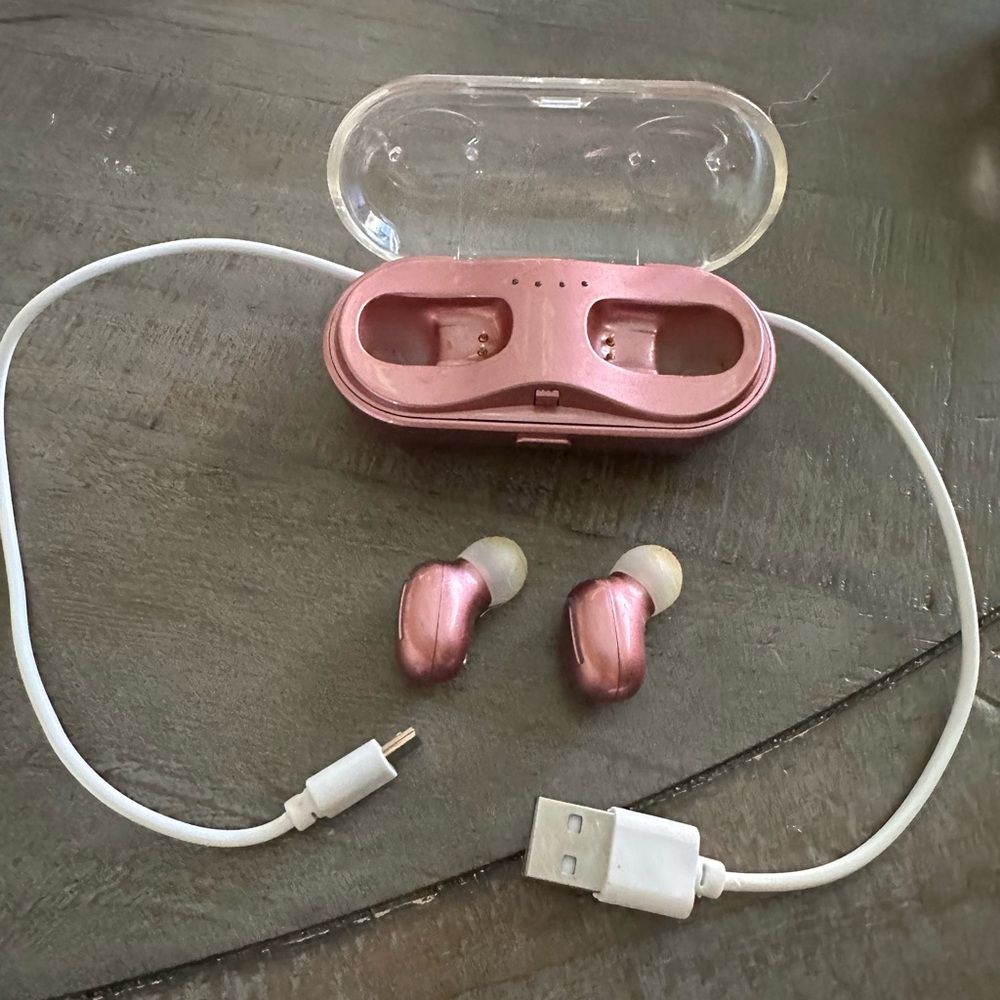 Ear Buds - Picture 3 of 3
